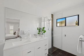 Private Mudjimba Beach Abode